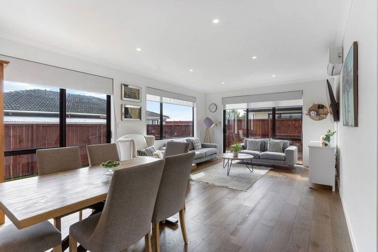 Photo of property in 39a Rodney Street, Howick, Auckland, 2014