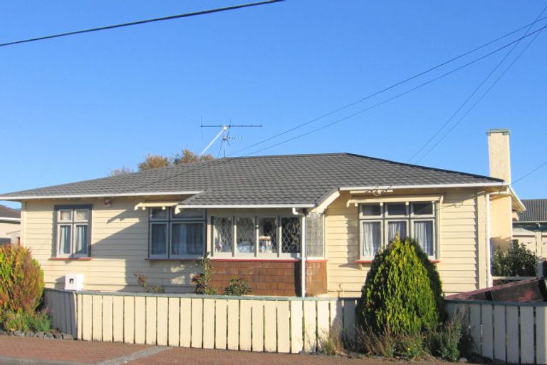 Photo of property in 18 Montague Street, Alicetown, Lower Hutt, 5010