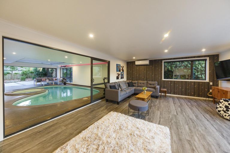 Photo of property in 2 Huata Place, West End, Palmerston North, 4412