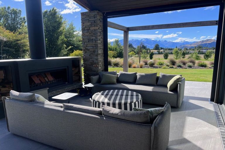 Photo of property in 10 Mccaw Mews, Wanaka, 9305