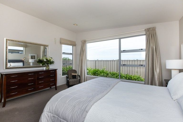 Photo of property in 48 Merlot Drive, Greenmeadows, Napier, 4112