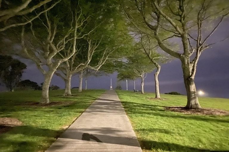 Photo of property in 2/24 Selwyn Road, Cockle Bay, Auckland, 2014