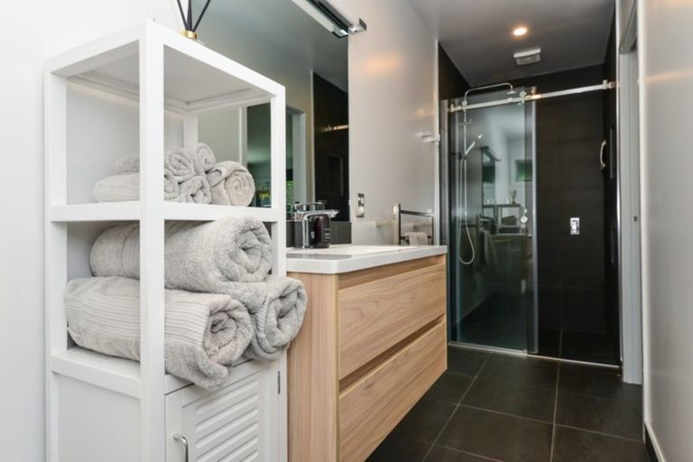 Photo of property in 70 Forest Lake Road, Forest Lake, Hamilton, 3200