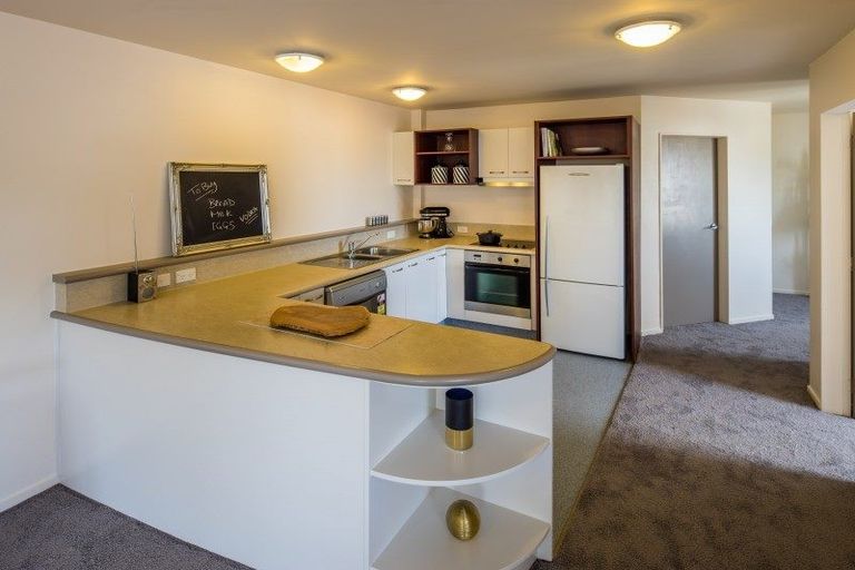 Photo of property in Luxford Villas, 307/72 Herald Street, Berhampore, Wellington, 6023