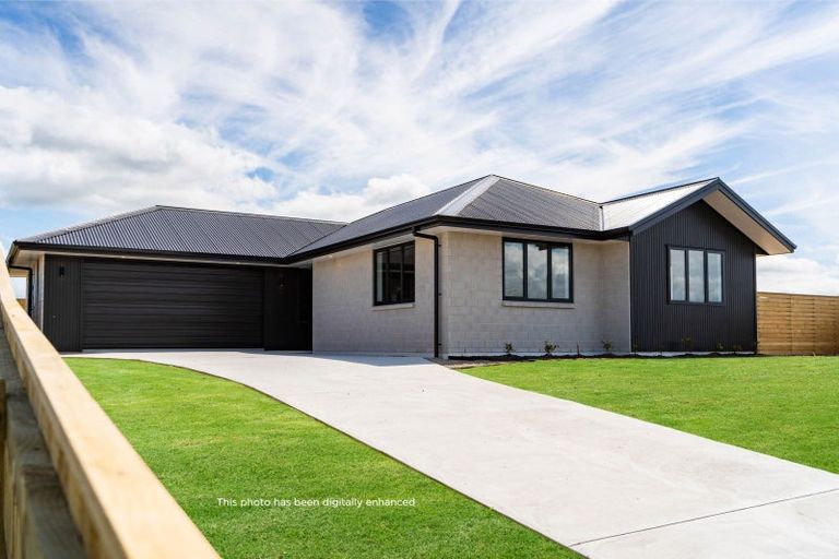 Photo of property in 59 Te Taniwha Road, One Tree Point, 0118