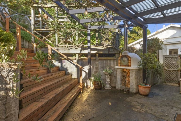 Photo of property in 35 Townsend Road, Miramar, Wellington, 6022