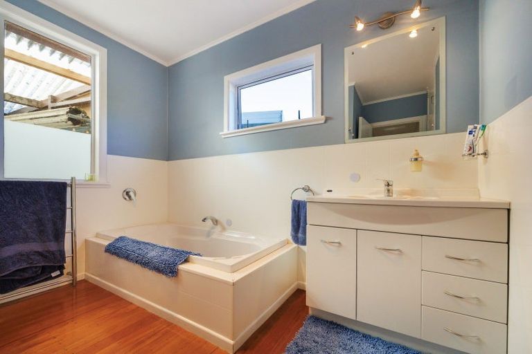 Photo of property in 14b Bond Street, Marton, 4710