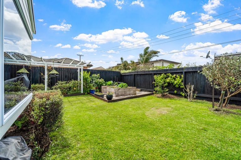 Photo of property in 31 Centreway Road, Orewa, 0931