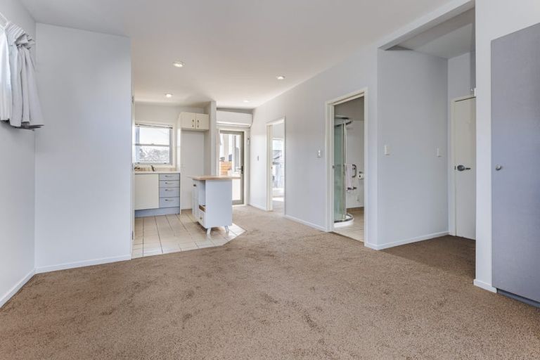 Photo of property in 3/33 Kenderdine Road, Papatoetoe, Auckland, 2025