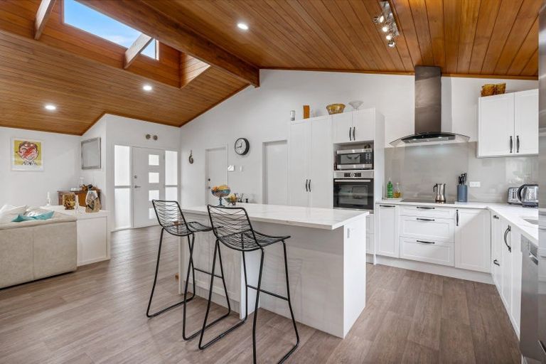 Photo of property in 14a Trigg Road, Huapai, Kumeu, 0810