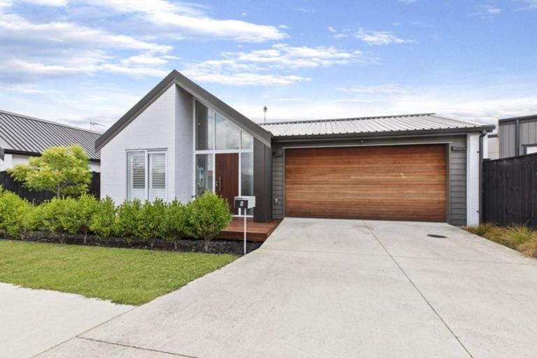 Photo of property in 9 Parachute Crescent, Papakura, 2110
