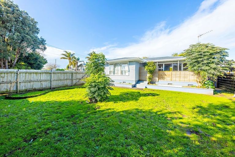 Photo of property in 1/100 Beach Road, Pahurehure, Papakura, 2113