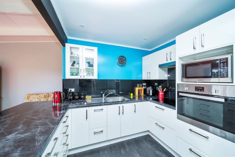 Photo of property in 1 Butler Street, Normanby, Hawera, 4614