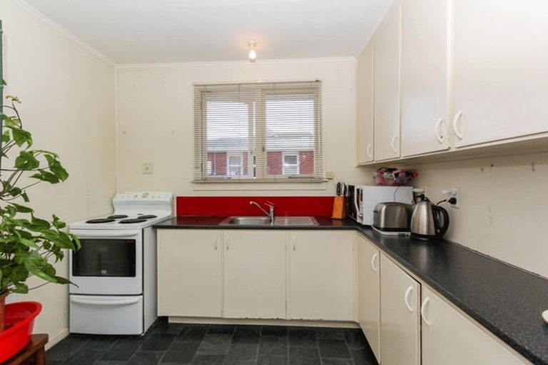 Photo of property in 1/306 Devon Street West, New Plymouth, 4310