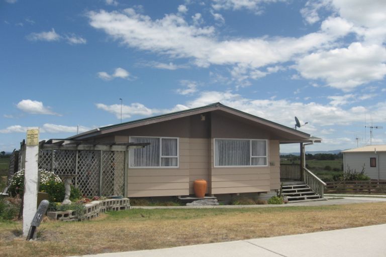 Photo of property in 184 Pukehina Parade, Pukehina, Te Puke, 3189