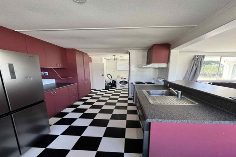 Photo of property in 36 Spur Grove, Titahi Bay, Porirua, 5022