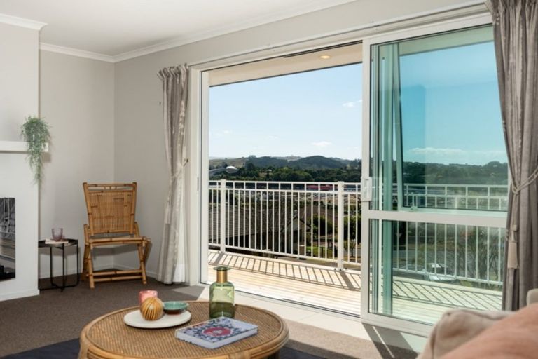 Photo of property in 5 Carex Close, Pyes Pa, Tauranga, 3112