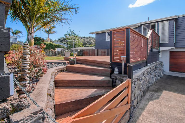 Photo of property in 40 Roretana Drive, Athenree, Katikati, 3177