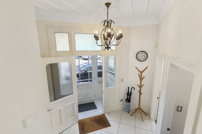 Photo of property in 106 Hill Street, Thorndon, Wellington, 6011