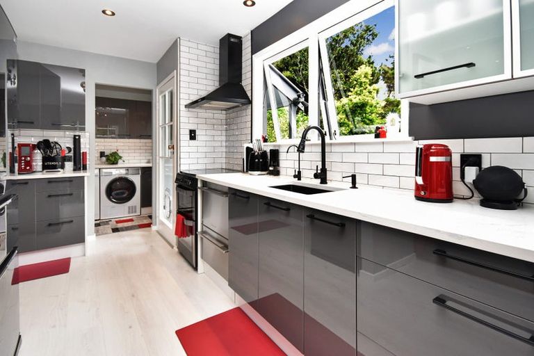 Photo of property in 19 Laser Place, Bayview, Auckland, 0629