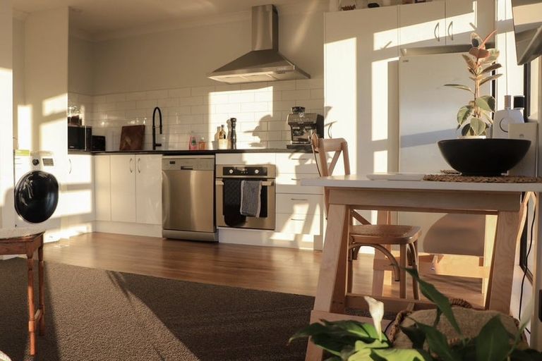 Photo of property in 2 Ara Paripari, Tawa, Wellington, 5028