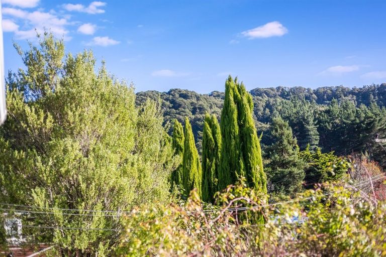 Photo of property in 27 Gardiner Grove, Wainuiomata, Lower Hutt, 5014