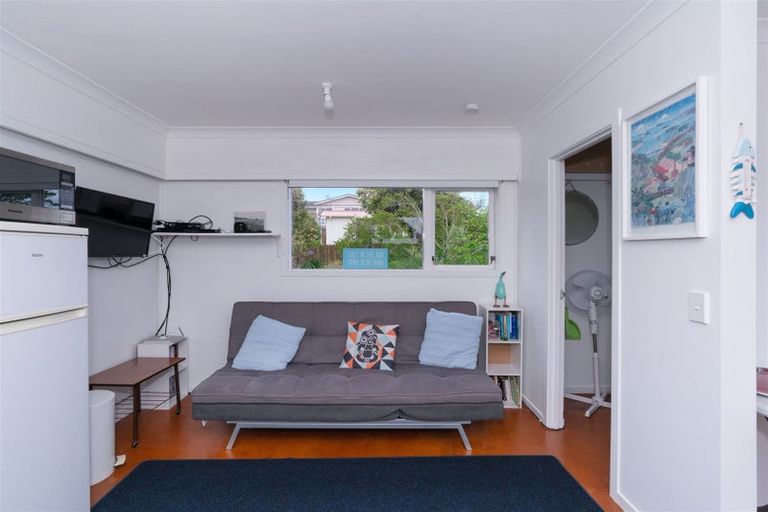 Photo of property in 82 Kahukura Avenue, Waitarere Beach, Levin, 5510