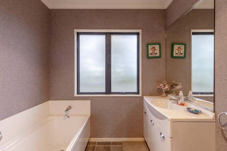 Photo of property in 425 Te Kura Road, Otane, 4277