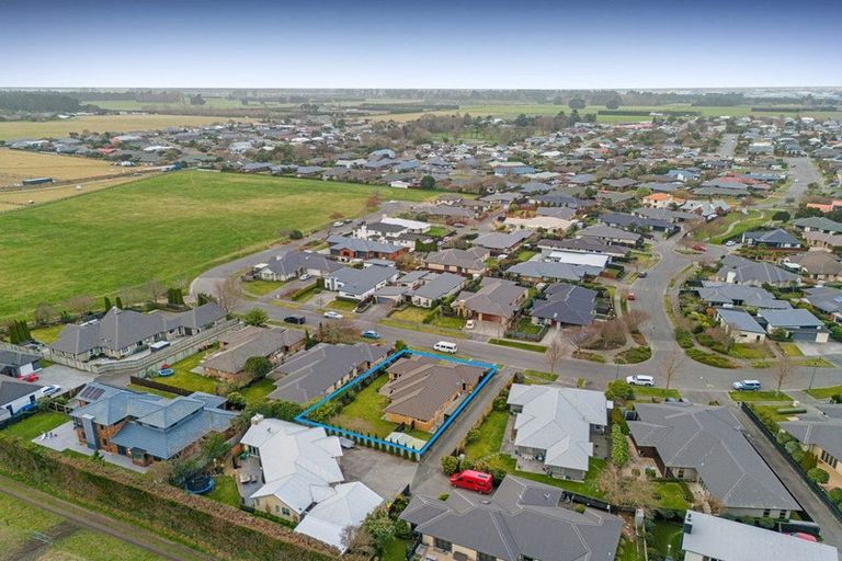 Photo of property in 37 Globe Bay Drive, Templeton, Christchurch, 8042