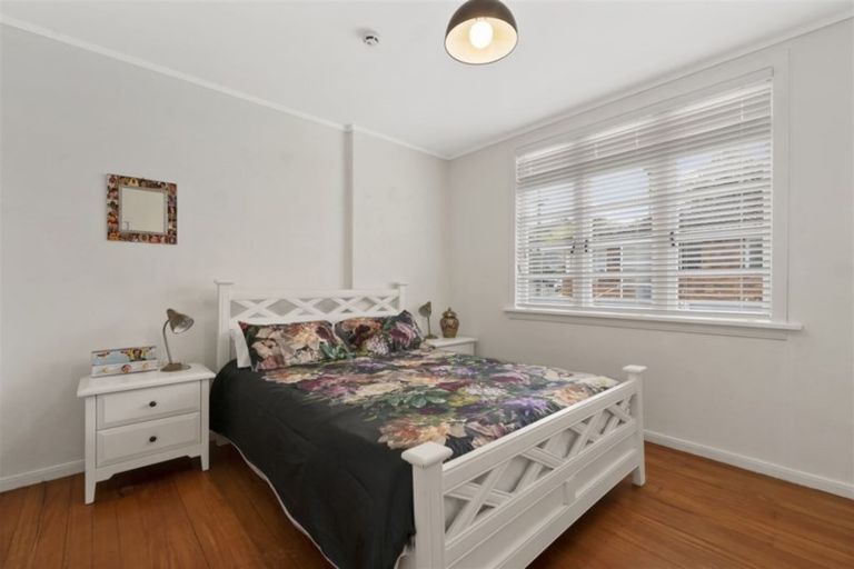 Photo of property in 1/12a Church Street, Devonport, Auckland, 0624