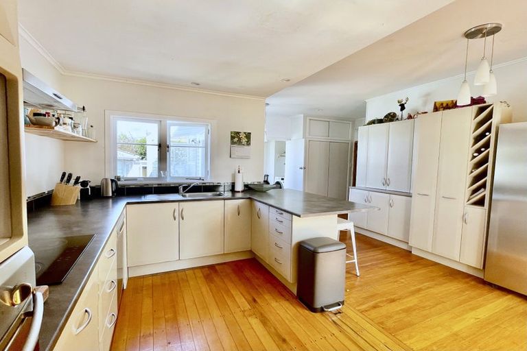 Photo of property in 12 Cameron Road, Te Puke, 3119