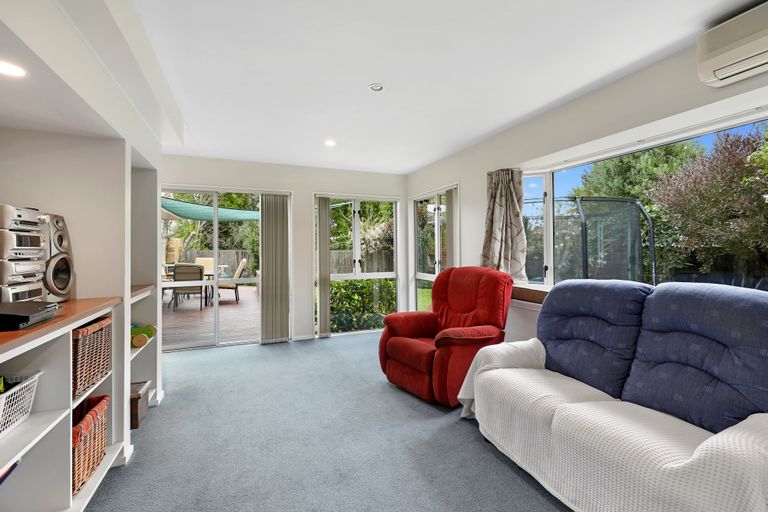 Photo of property in 19 Townshend Crescent, Halswell, Christchurch, 8025