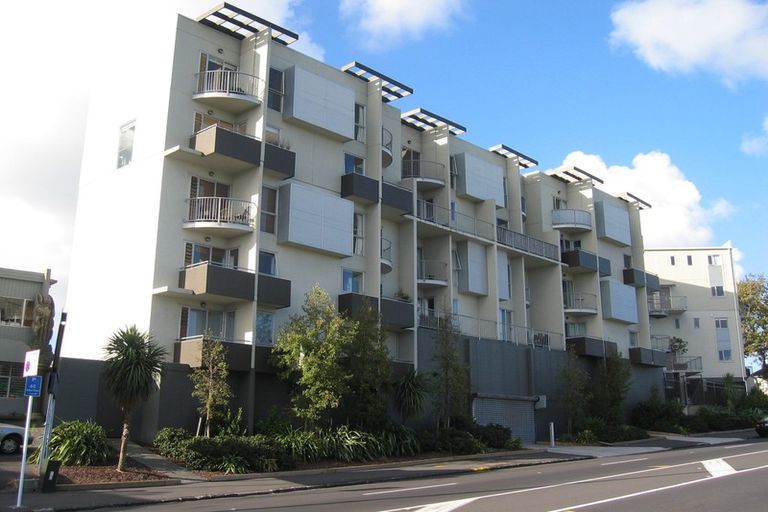 Photo of property in 15/2 Western Springs Road, Morningside, Auckland, 1021