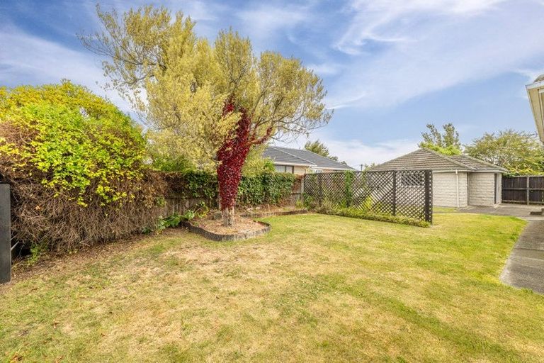 Photo of property in 51 Greendale Avenue, Avonhead, Christchurch, 8042