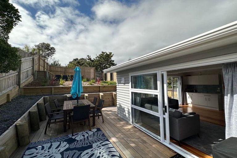 Photo of property in 21 William Street, Waikanae Beach, Waikanae, 5036