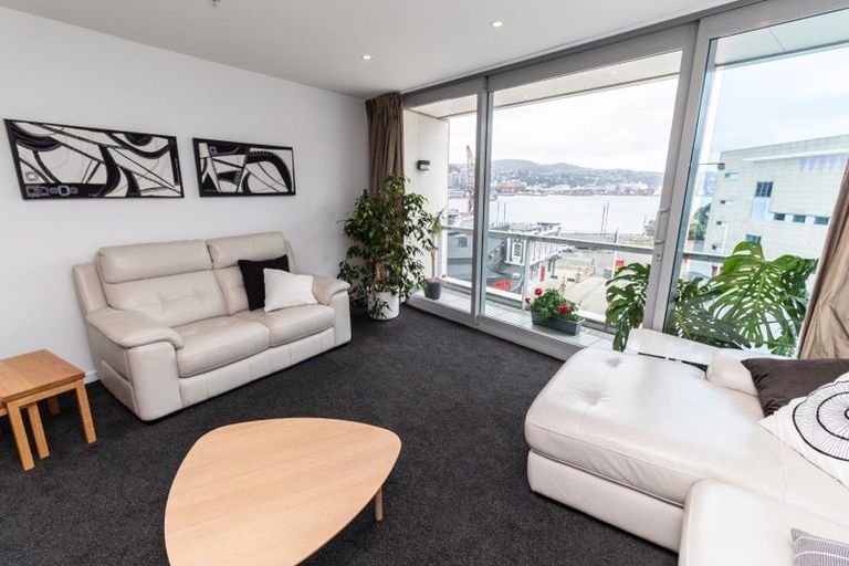 Photo of property in Portal Apartments, 5d/42 Cable Street, Te Aro, Wellington, 6011