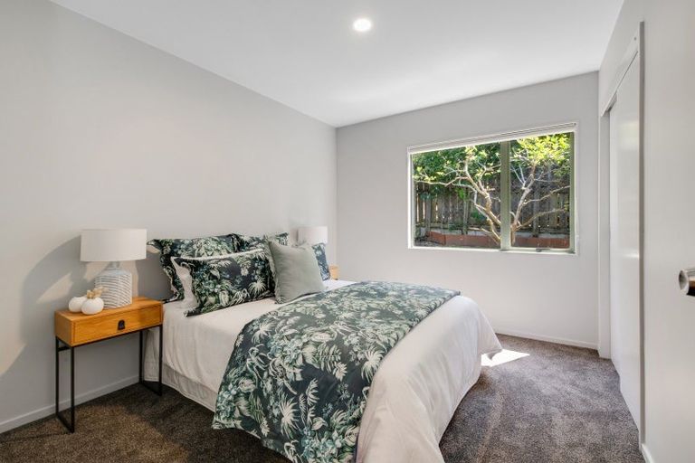 Photo of property in 11 William Bayes Place, Red Beach, 0932