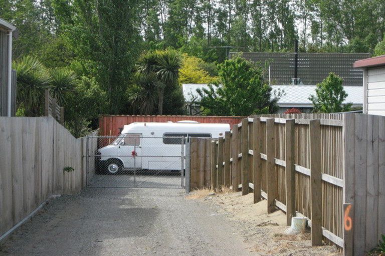 Photo of property in 6 Queens Avenue, Waikuku Beach, 7402