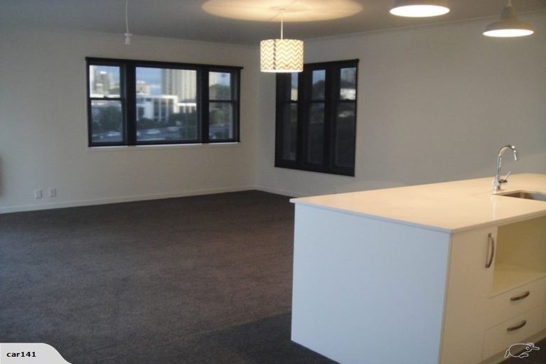 Photo of property in 17g Whitaker Place, Grafton, Auckland, 1010