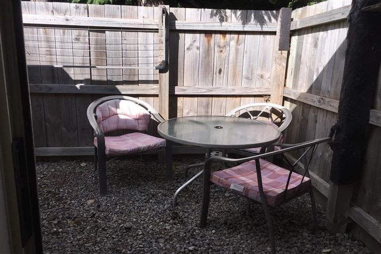 Photo of property in Acacia Flats, 1/205 Waikawa Road, Waikawa, Picton, 7220