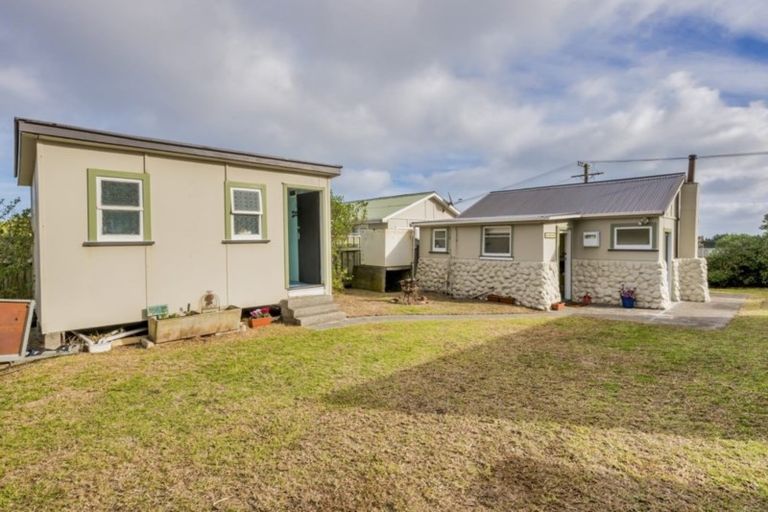 Photo of property in 106 Kahukura Avenue, Waitarere Beach, Levin, 5510