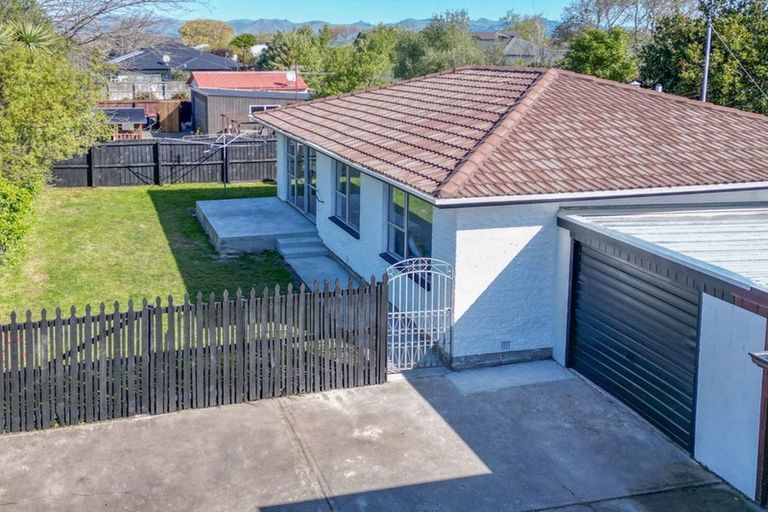 Photo of property in 2/3 Sequoia Place, Parklands, Christchurch, 8083