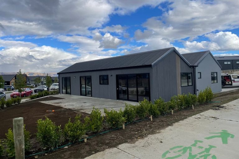 Photo of property in Northlake, 10 Cairnmuir Street, Wanaka, 9305