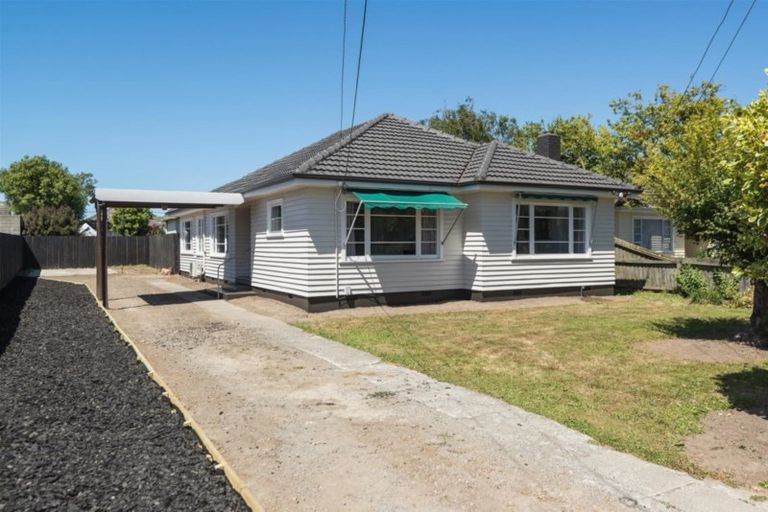 Photo of property in 240 Weston Road, Mairehau, Christchurch, 8052