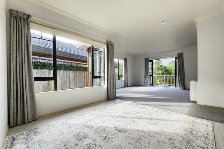 Photo of property in 6a Marjory Close, Broadmeadows, Wellington, 6035