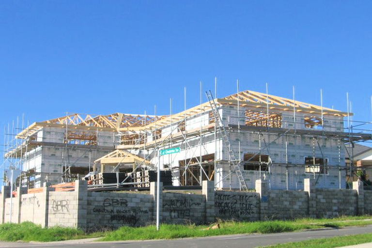 Photo of property in 15 Chesterton Terrace, Henderson, Auckland, 0612