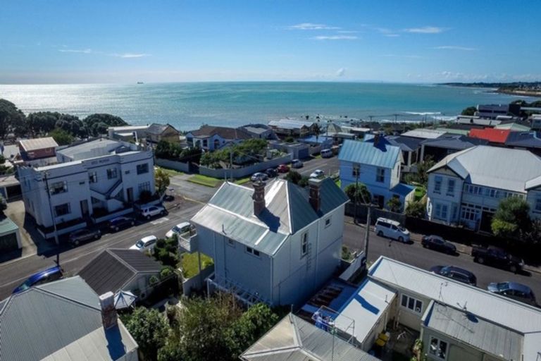 Photo of property in 12 Weymouth Street, New Plymouth, 4310