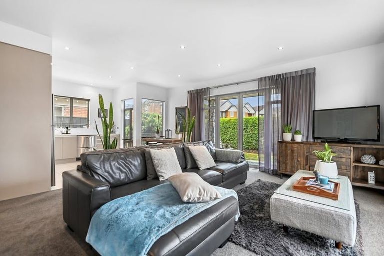 Photo of property in 33 Henley Green, Northwood, Christchurch, 8051