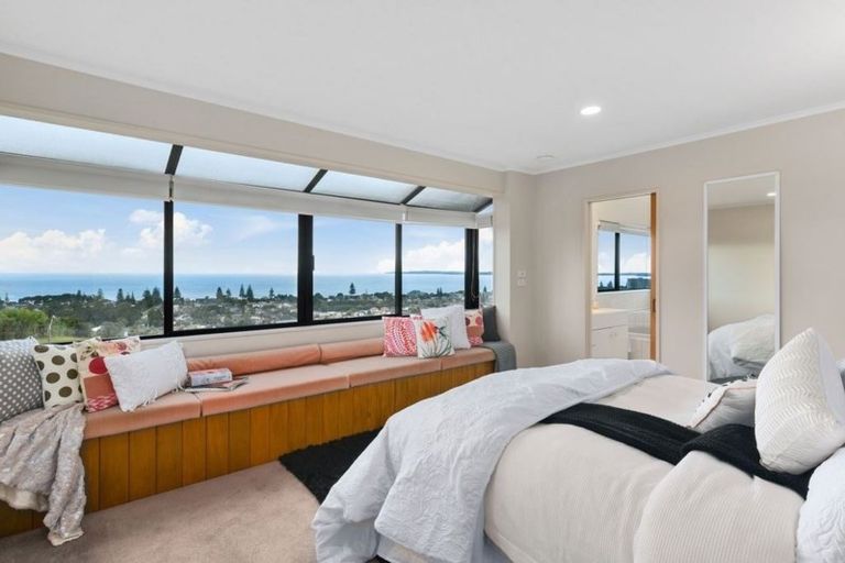 Photo of property in 18 Savoy Road, Orewa, 0931