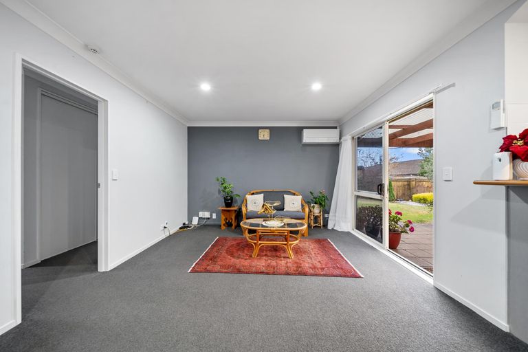 Photo of property in 35 Croftview Road, Wattle Downs, Auckland, 2103